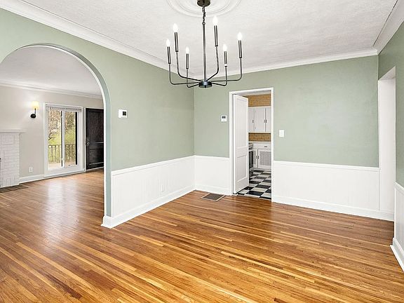 4th image of 5207 Belmont Ave S