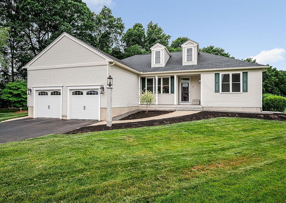 1st image of 43 Juniper Wood Dr