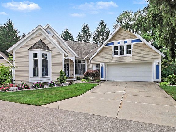 2nd image of 982 Sunflower Ct #19