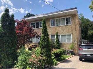 174 Wheeler Ave #1, Toronto, ON M4L3V4