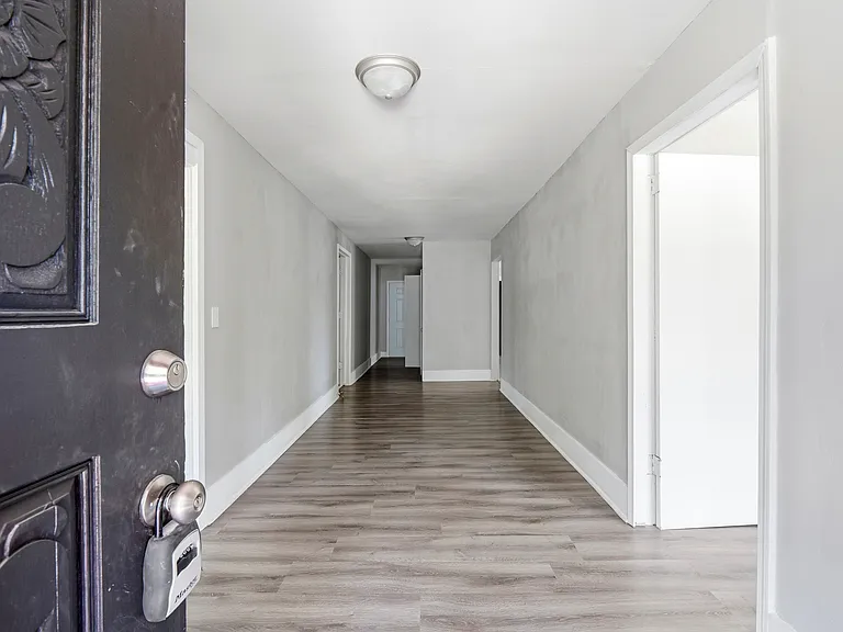 925 Elm St — Photo 11