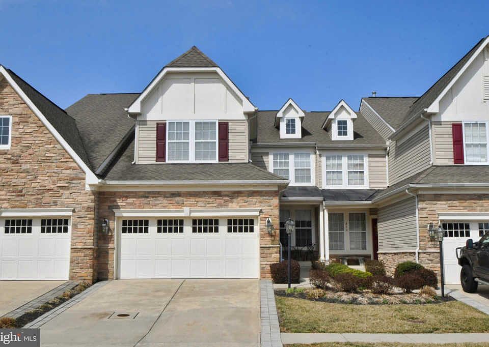 1st image of 414 Granville Ct
