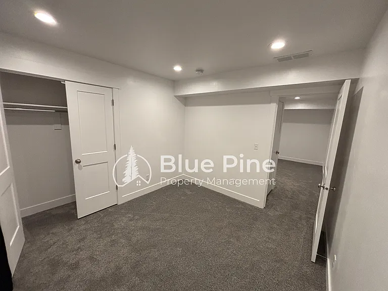 5760 Wildrose Ave — Photo 21