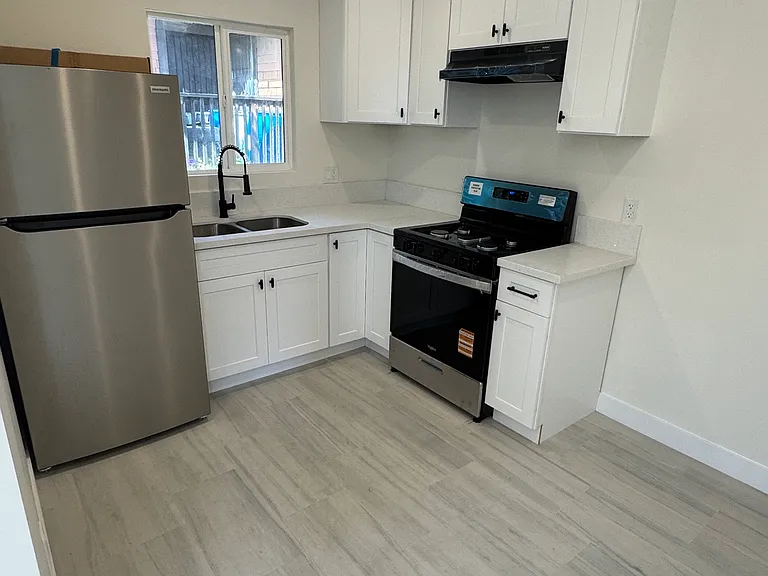 241 N Park View St #241 — Photo 1