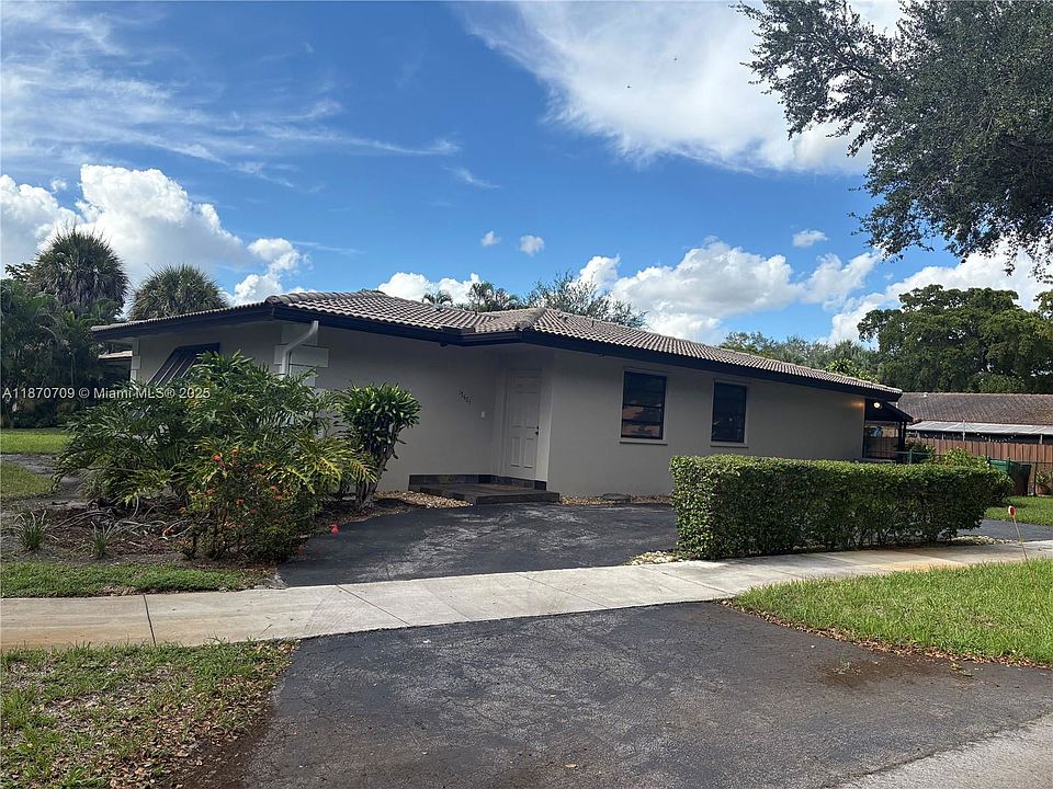 1st image of 15461 Turnbull Dr