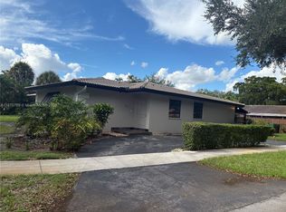 15461 Turnbull Dr, Miami Lakes, FL 33014