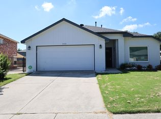 1153 Whistle Stop Dr, Saginaw, TX 76131