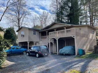 35 Chatuge Village Dr, Hayesville, NC 28904