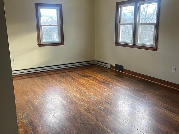 5th image of 190 Bank St