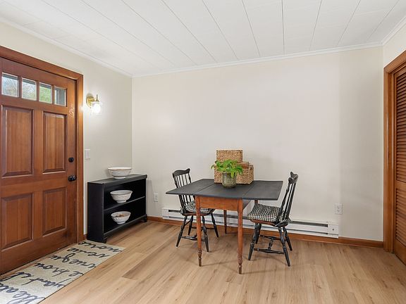 4th image of 7 Day Ave APT 1R