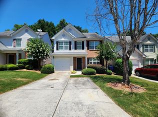 9498 Lakeview Rd, Union City, GA 30291