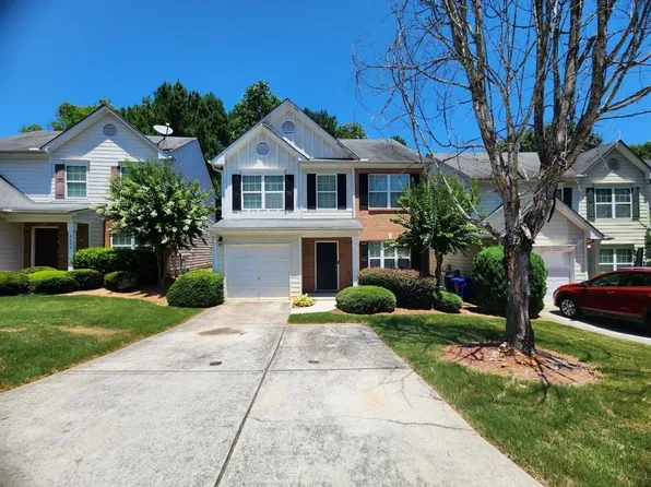 9498 Lakeview Rd, Union City, GA 30291