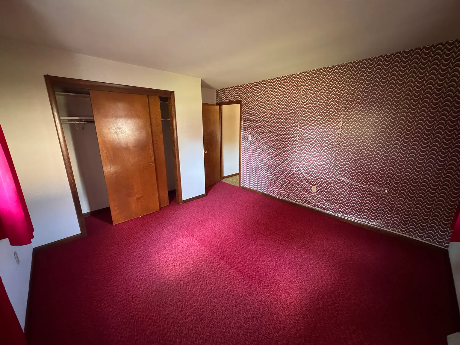 1136 Lexington Rd — Photo 3