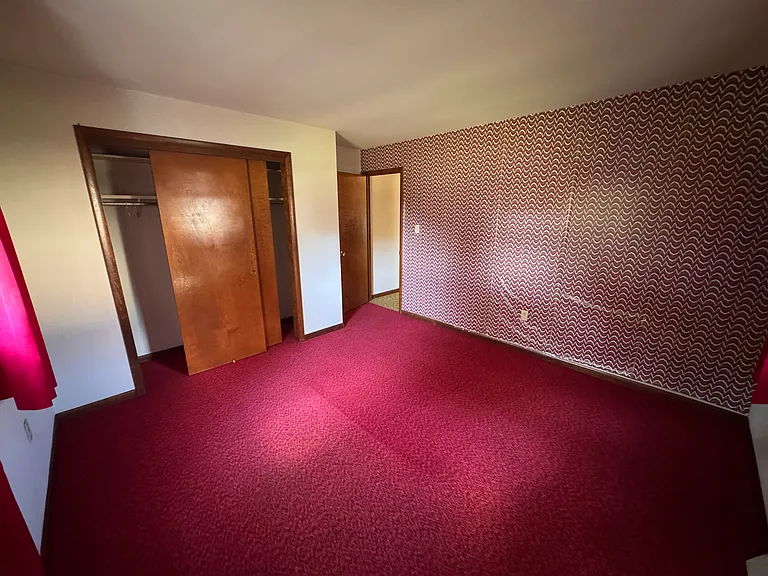 1136 Lexington Rd — Photo 3