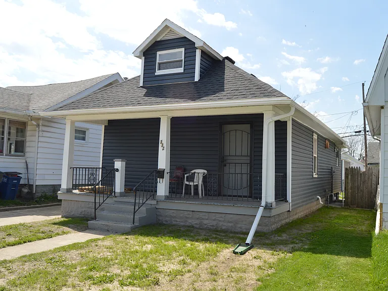 332 Sheldon St — Photo 1