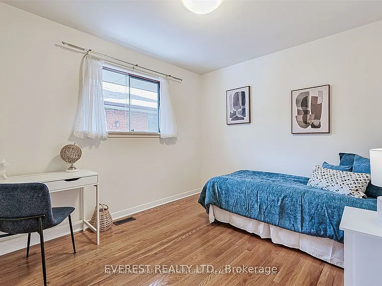 99 Rochman Blvd — Photo 5