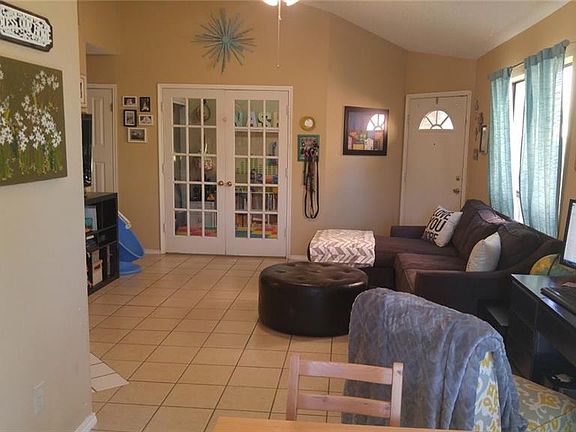 4th image of 1324 Daffodil Ln