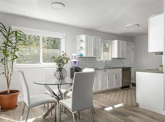 Kitchen and dining area