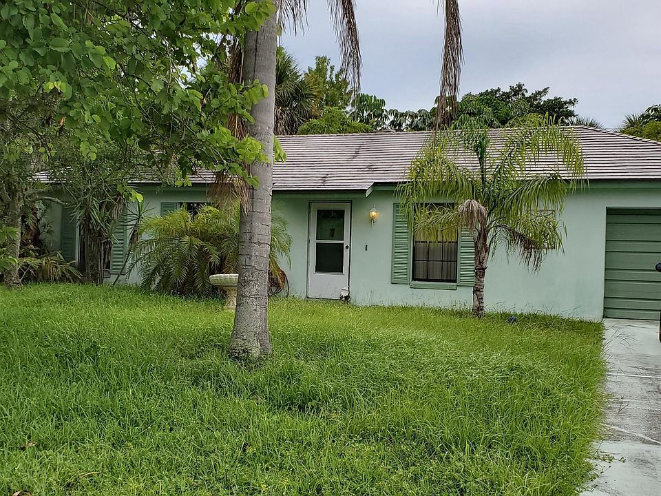 1st image of 636 Americana Blvd NE
