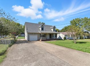 108 Oak Tree Dr, Oak Grove, KY