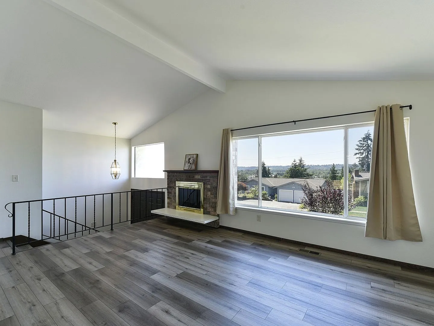 Spacious 3 Bedroom 2.25 Bath Home Renton Talbot Hill Area Available Now! — Photo 4