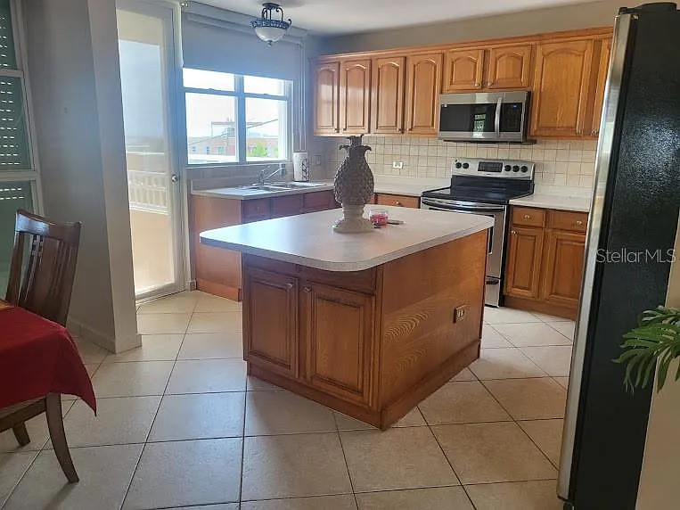3 bed, 2.5 bath, 2700 sqft, $2,900 — Photo 4