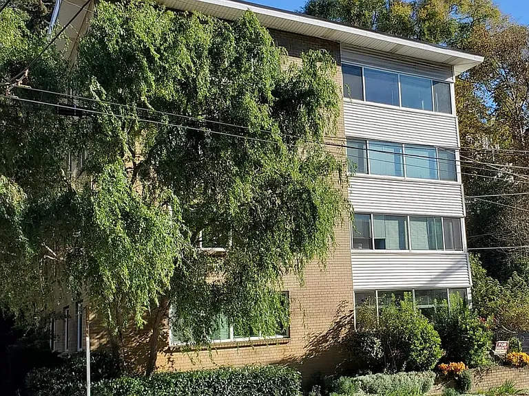 1400 Queen Anne Ave N #202 — Photo 1
