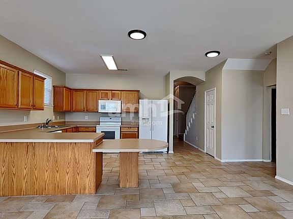 3rd image of 2827 Ector Dr