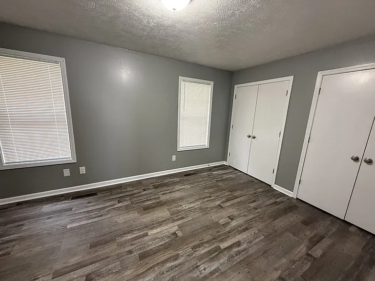 163 W Thomas St — Photo 5