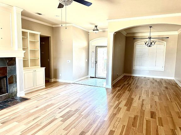 3rd image of 10608 Quinton Ave