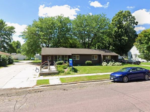 318 1st St SW