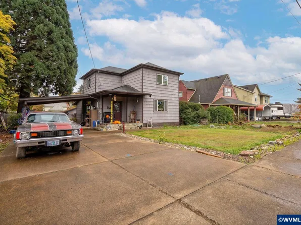 1350 SW Ellis St, Dallas, OR 97338
