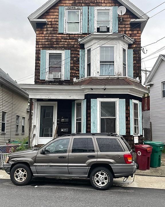 53 Hildreth St, Lowell, MA 01850 MLS 73139702 Zillow