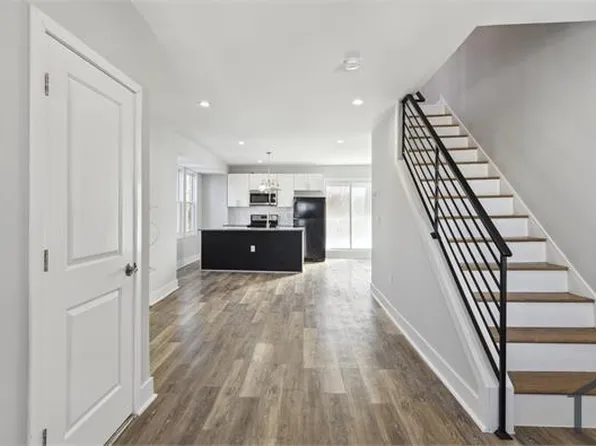 1401 S Napa St, Philadelphia, PA 19146