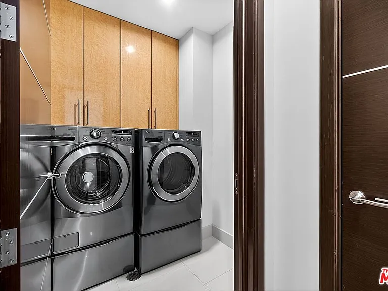 1318 S Roxbury Dr #314 — Photo 35