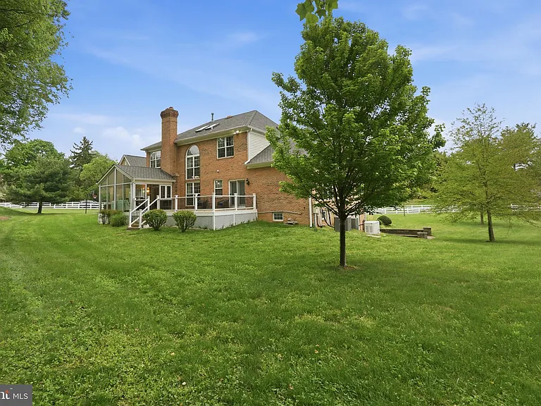 13010 Boswell Ct — Photo 16