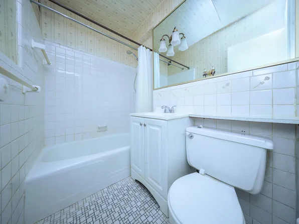 8901 Shore Road image 10 of 11