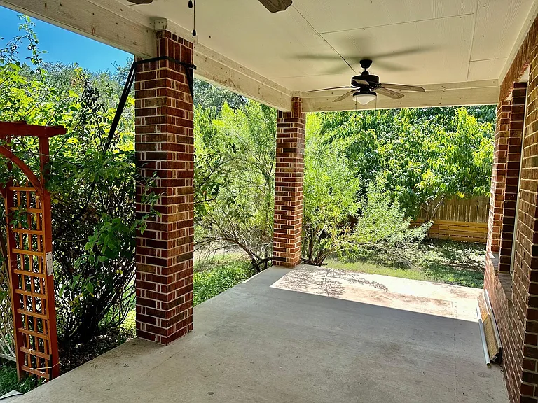 413 Hunters Hill Dr — Photo 31