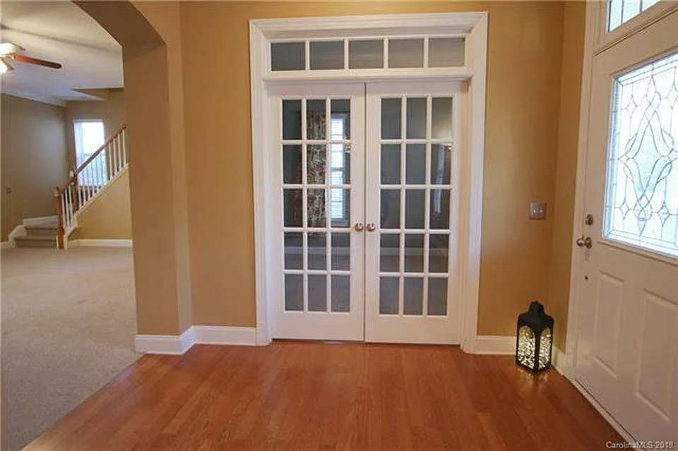 3 bed, 2080 sqft, $2,775 — Photo 2