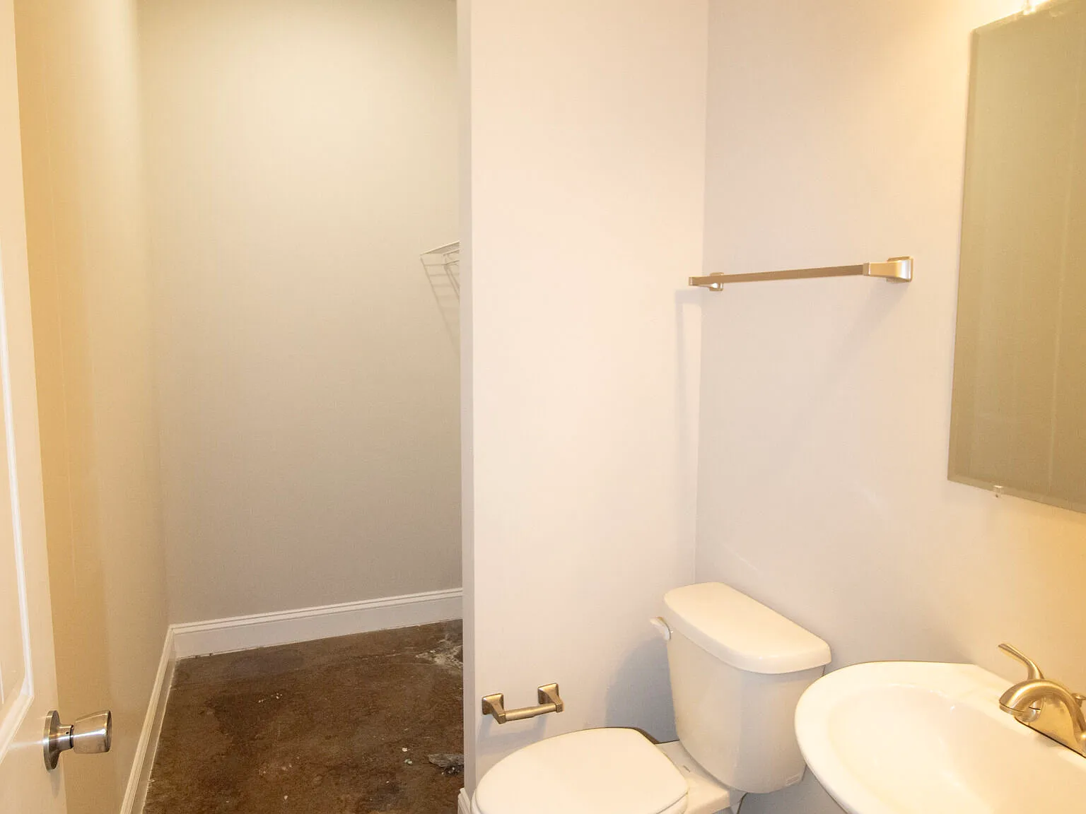 2 bed, 2.5 bath, 1100 sqft, $1,525 — Photo 4