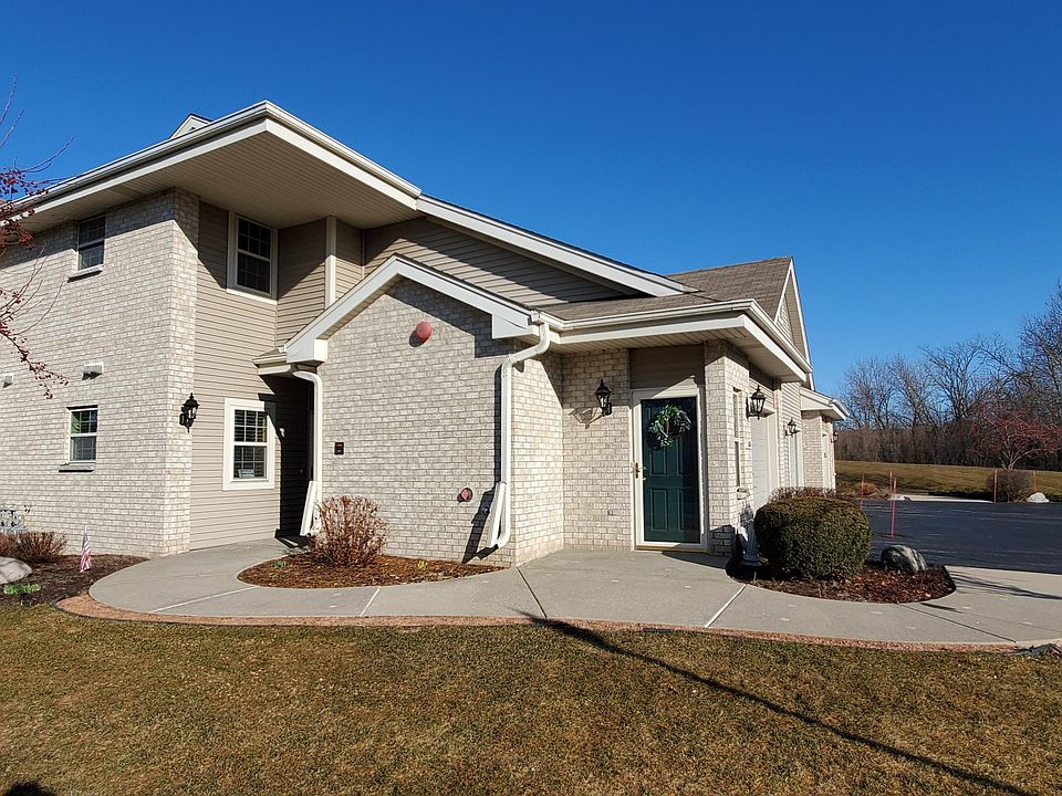 1st image of 18450 Emerald Dr