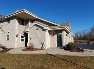 18450 Emerald Dr, Brookfield, WI 53045