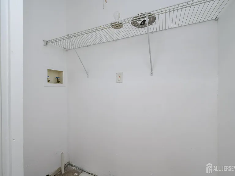 438 Belgrade St — Photo 24