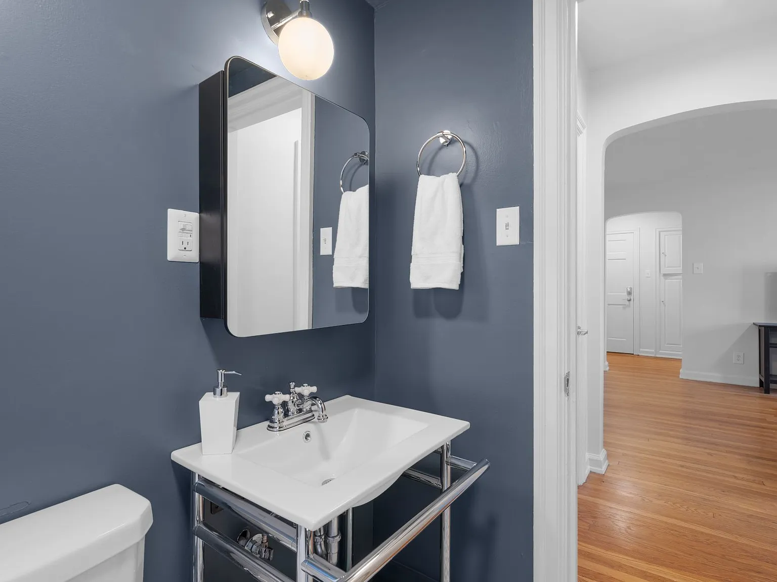 451 East Town Street - Unit 215 — Photo 4