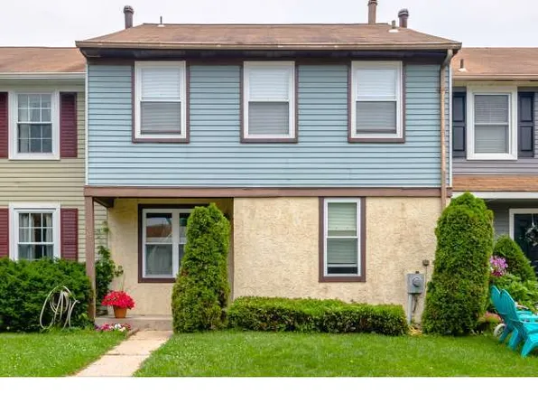 107 Bayberry Ct, Marlton, NJ 08053