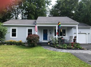 11 Edgewater Pl, Glens Falls, NY 12801
