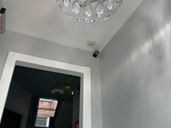 31 Gray Street image 1 of 13