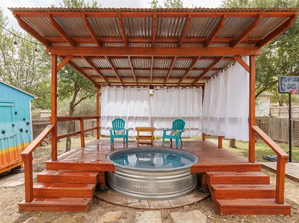 1072 Four Seasons Farm Blvd, Kyle, TX 78640