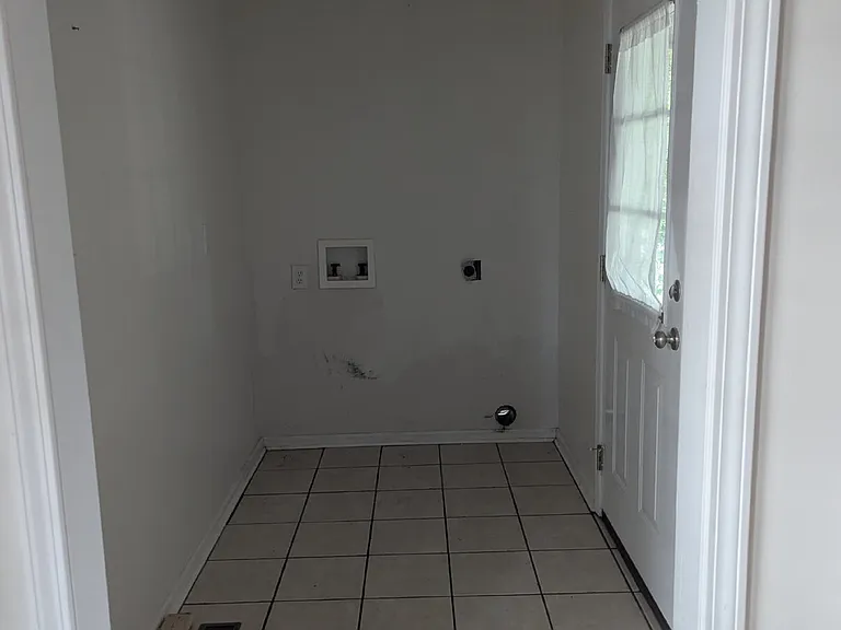 157 Lakeview Dr S — Photo 15
