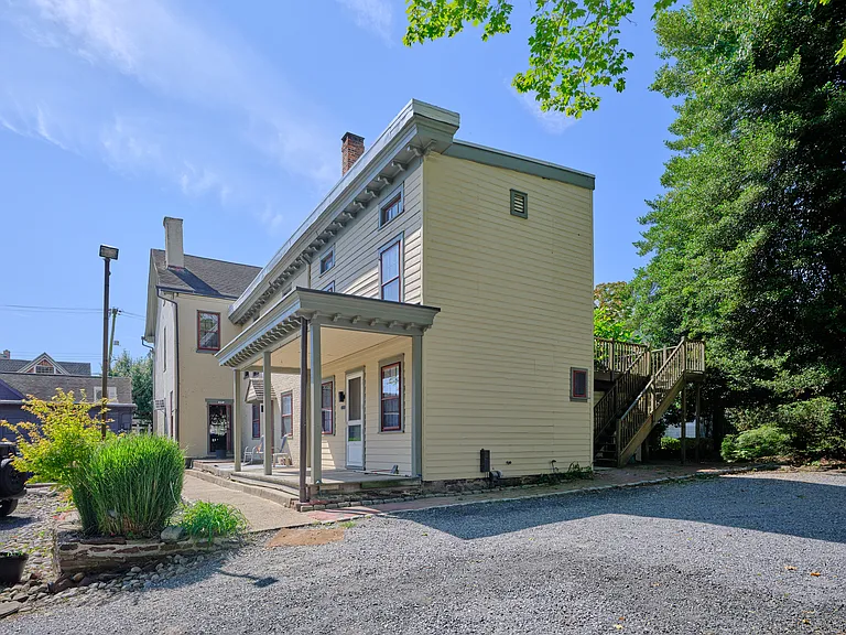 14 W Bridge St — Photo 4
